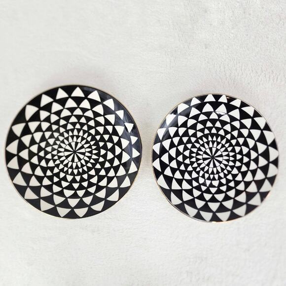 Thyme & Table Ava Collection Stoneware Cream & Black Medallion Salad Plates EUC - Picture 2 of 4